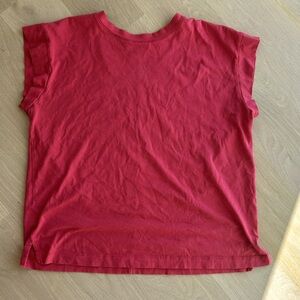 Short sleeve basic coral/red tee!
